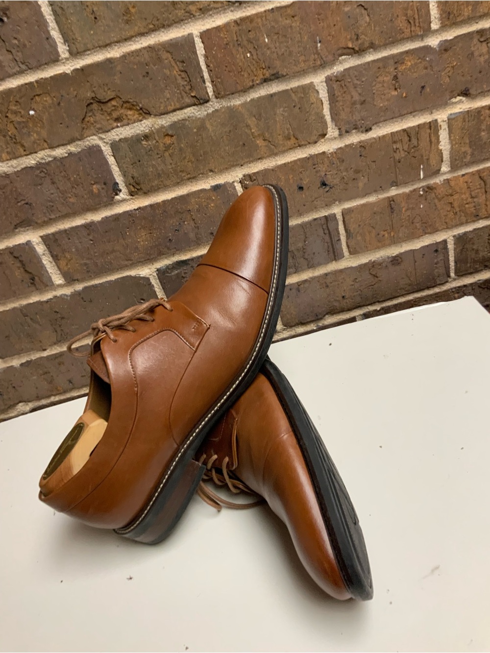 Men's Tan Leather Derby Dress Shoes - Sleek Cap-Toe Style